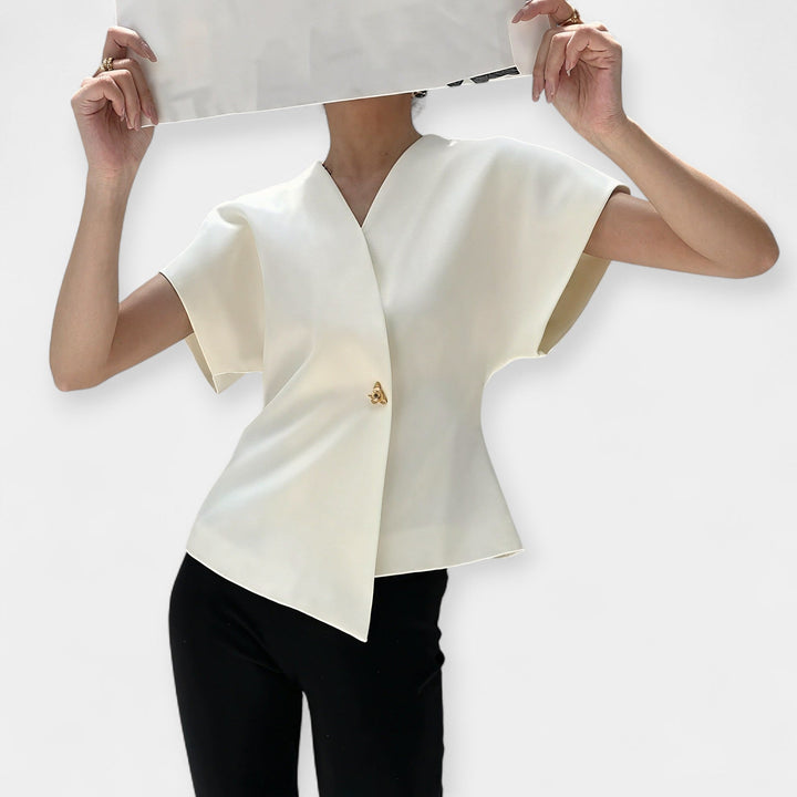 Maja – Moderan minimalistički top za svaku priliku