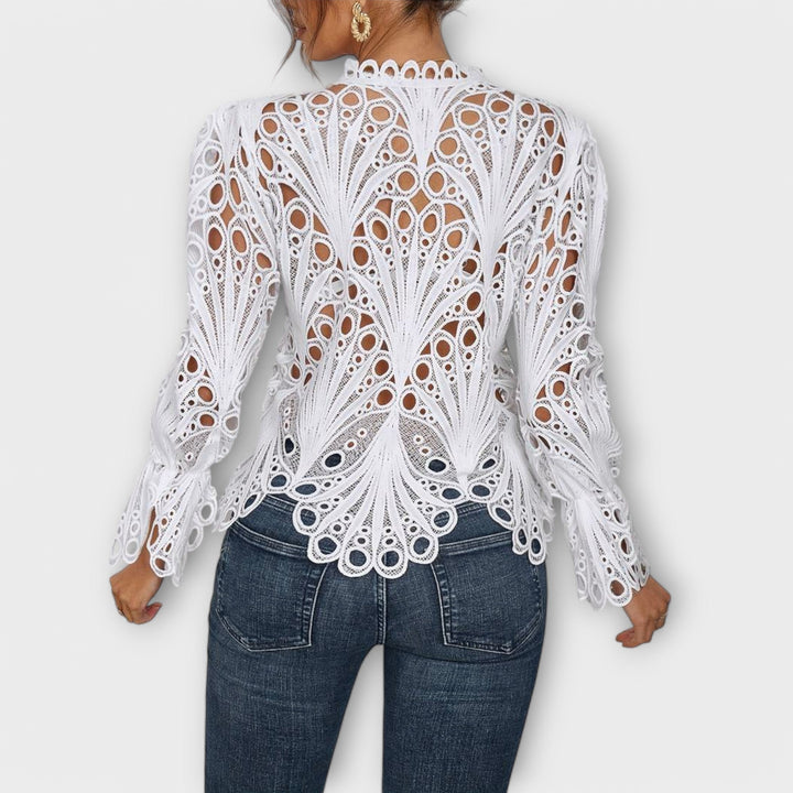 Malina – Elegantna Čipkasta Bluza
